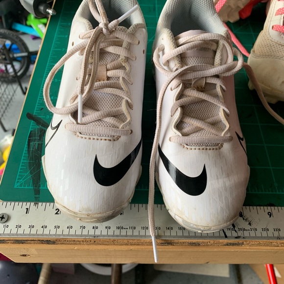 Nike cleats for kids - Picture 3 of 3